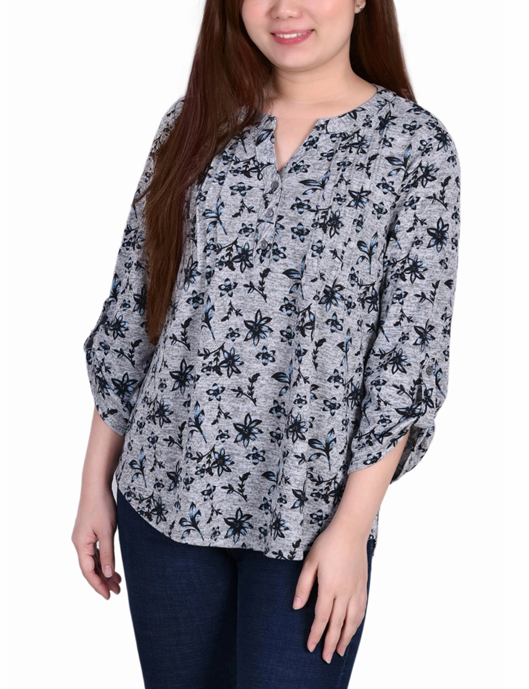 Quick Dry Feature 3/4 Roll Tab Sleeve Y Neck Top