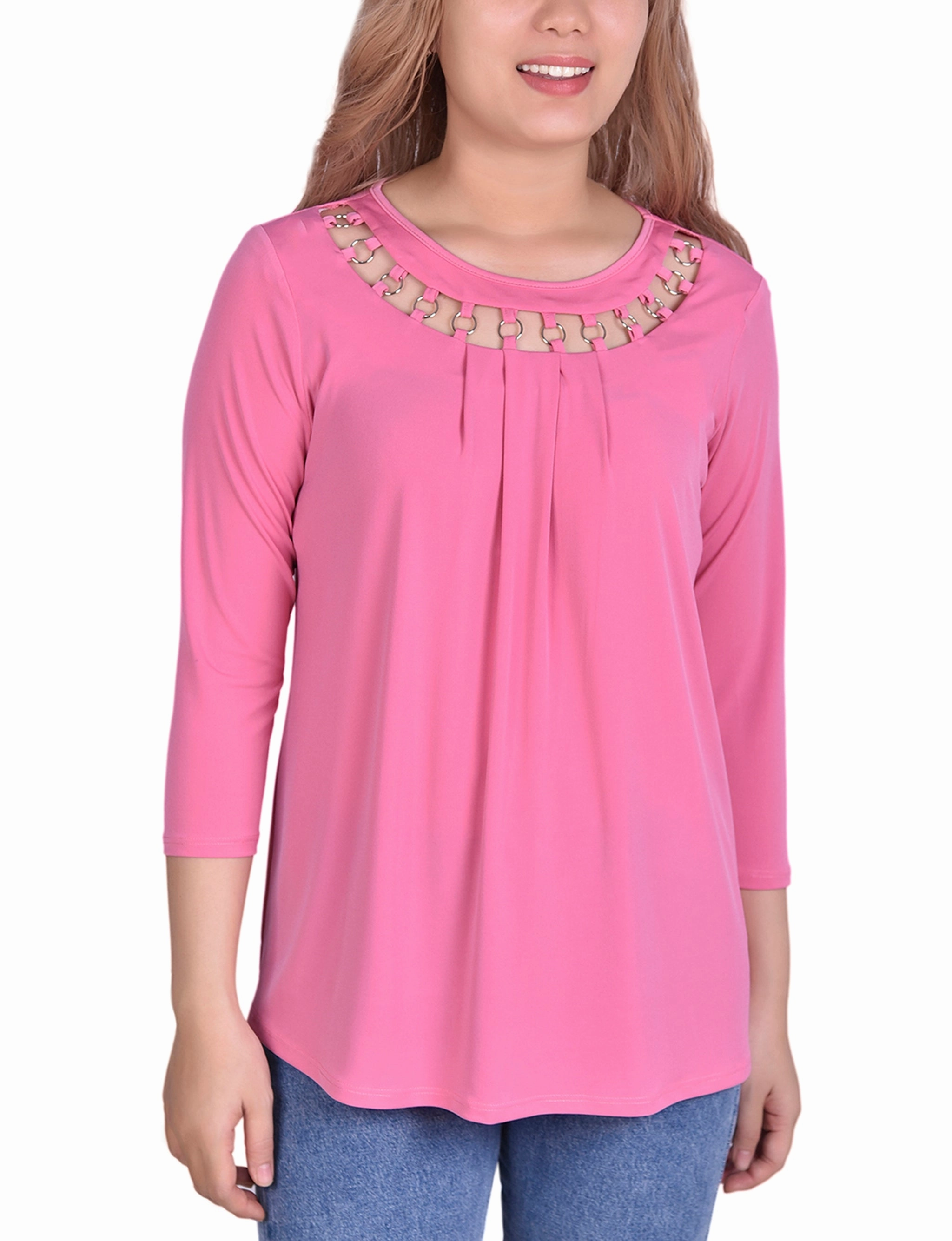 3/4 Sleeve Top With Cutout Ringed Neckline Light material