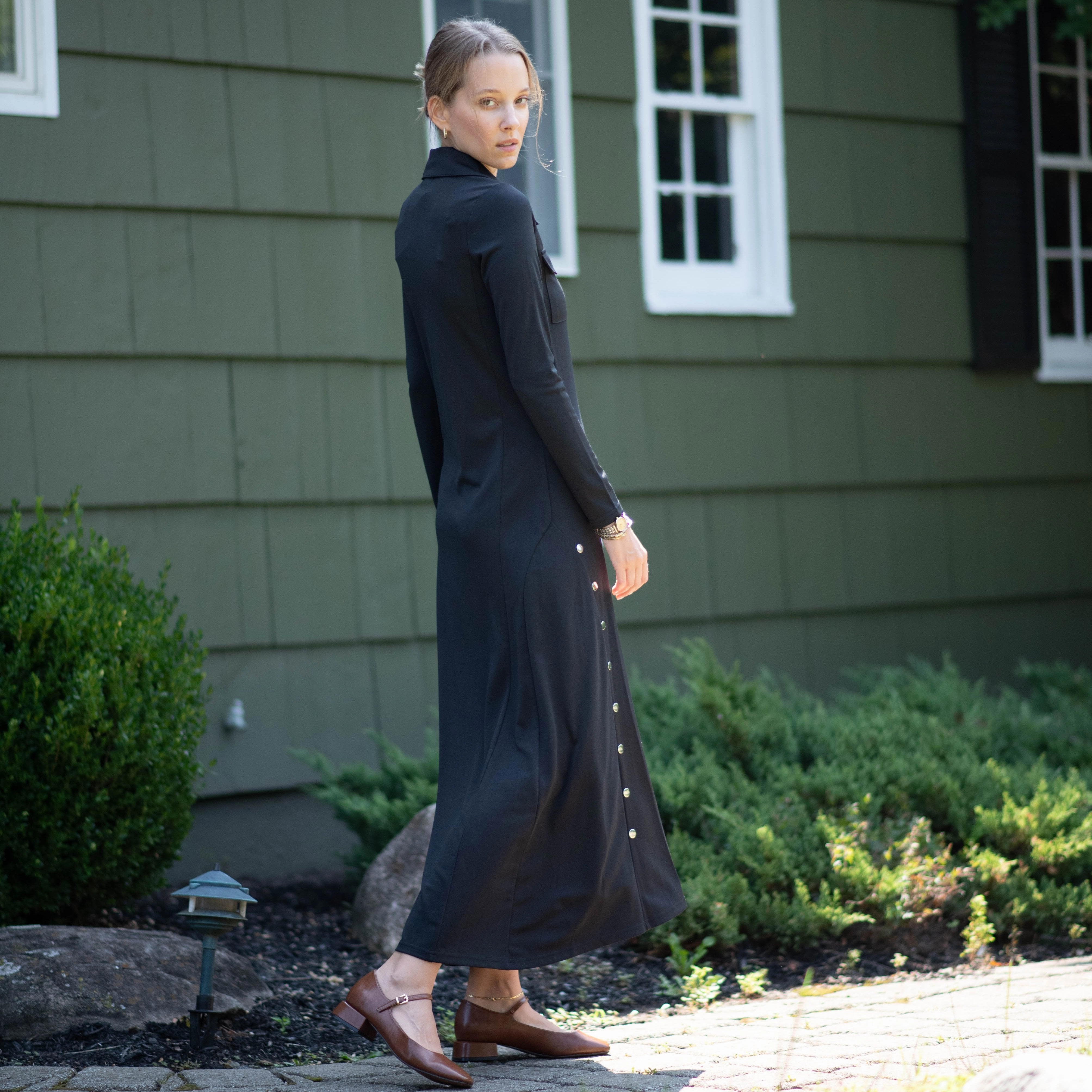 Polished Finish Light Finish Accented Button Robe | Black [Final Sale]