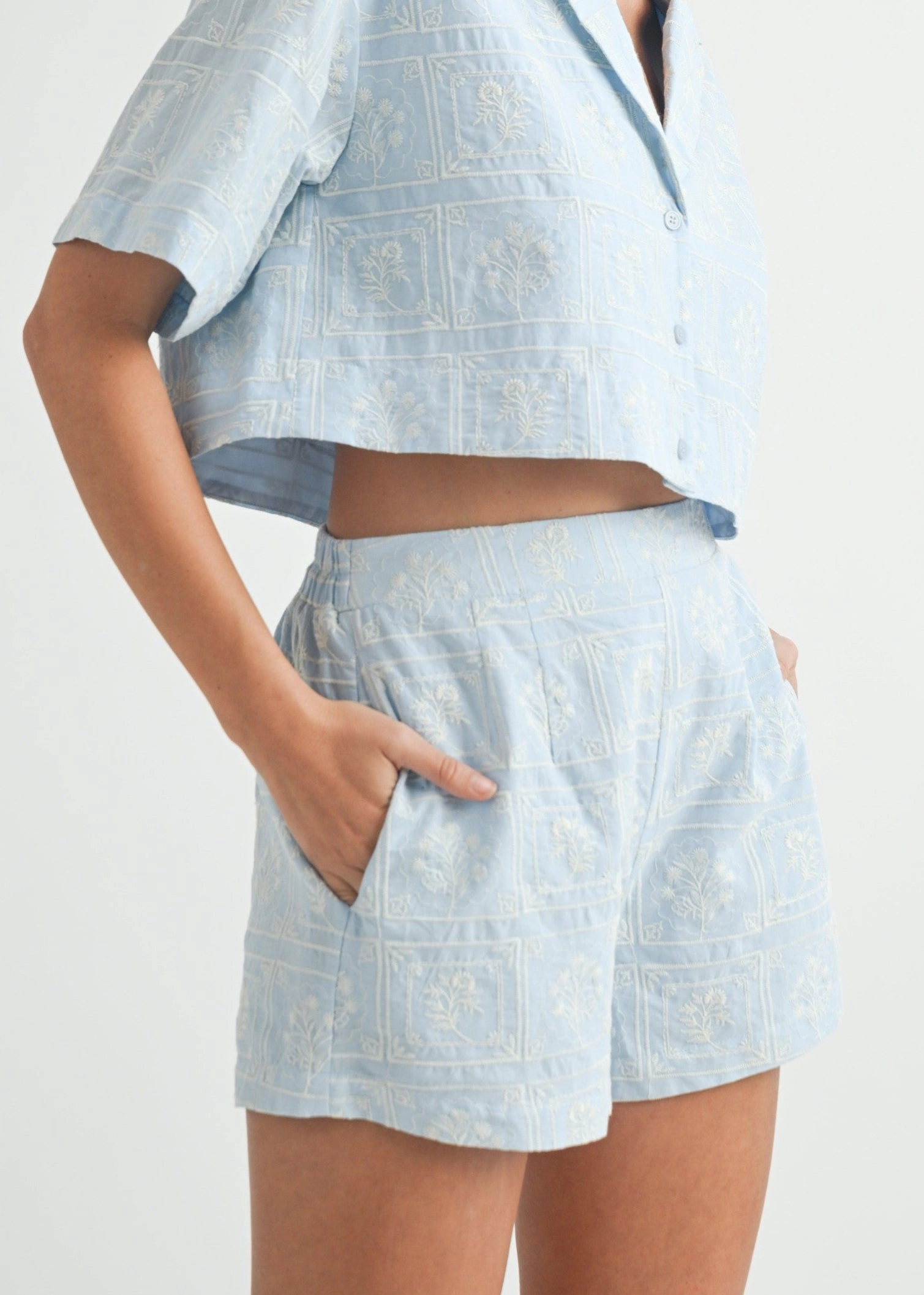 Jogging Ready MIA EMBROIDERED BLUE SHORTS