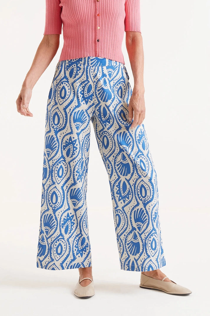 Slim Profile Functional fashion wear Aquaria Print Pant in Blue