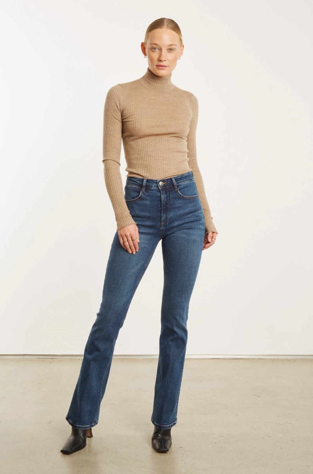 MicrofiberTech Reinforced Seam Technique Gabrielle Micro Flare Denim