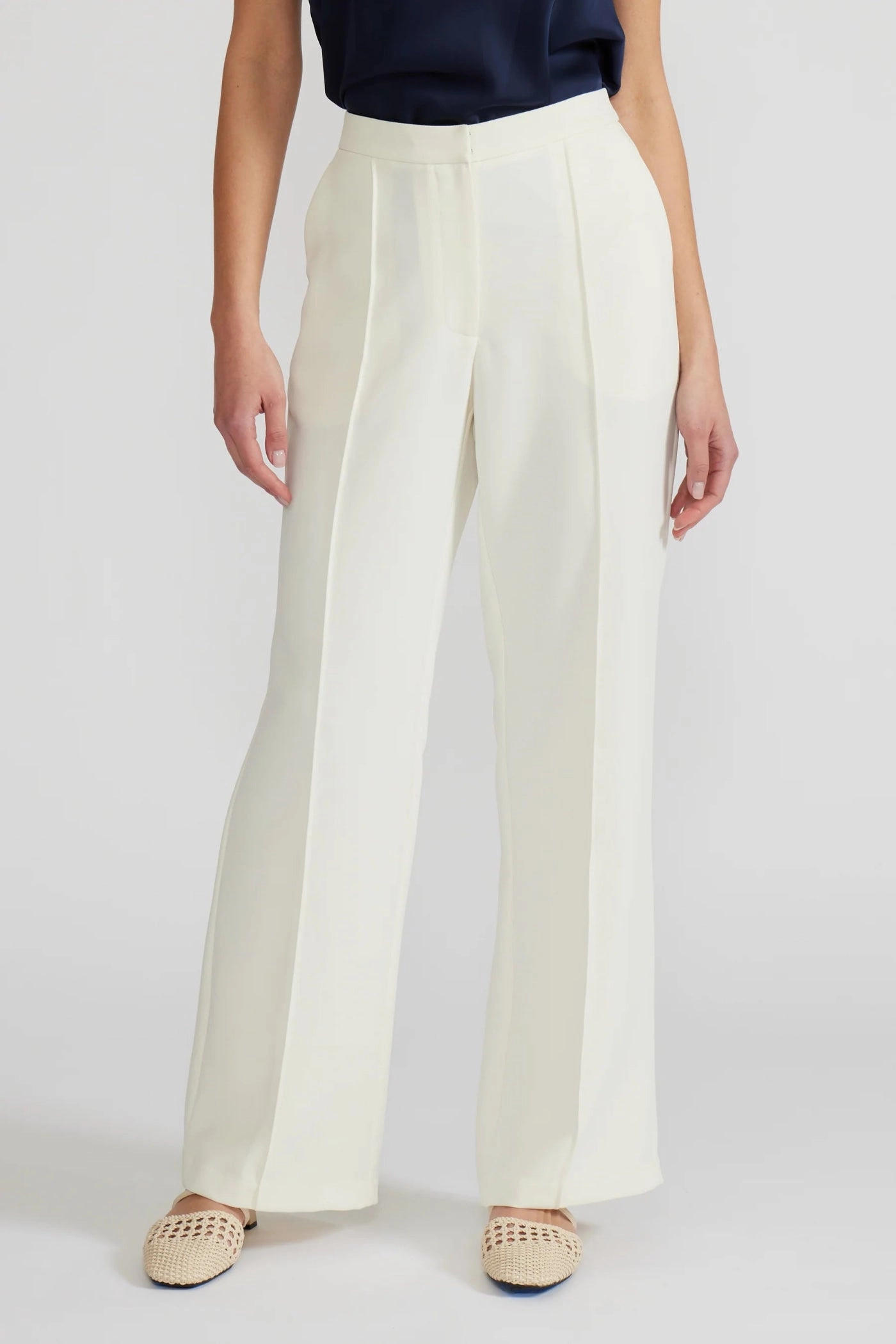 Relaxed Lines Light Reflective Details TARA IVORY CLASSIC PANTS