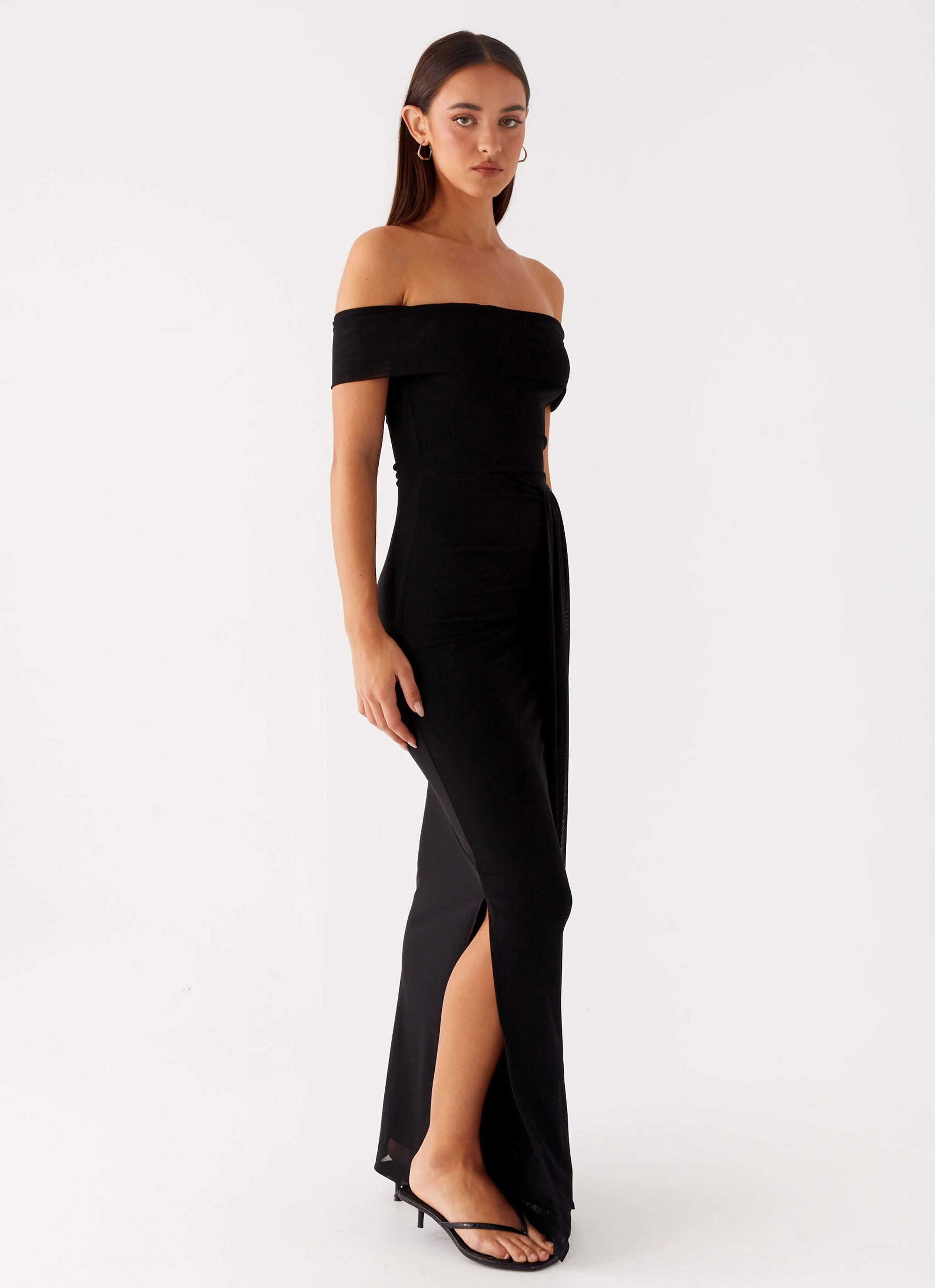 Aileen Maxi Dress - Black Relax Draping Clean Outfit