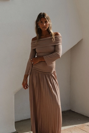 Lennox Long Sleeve Maxi Dress in Taupe Style Blend