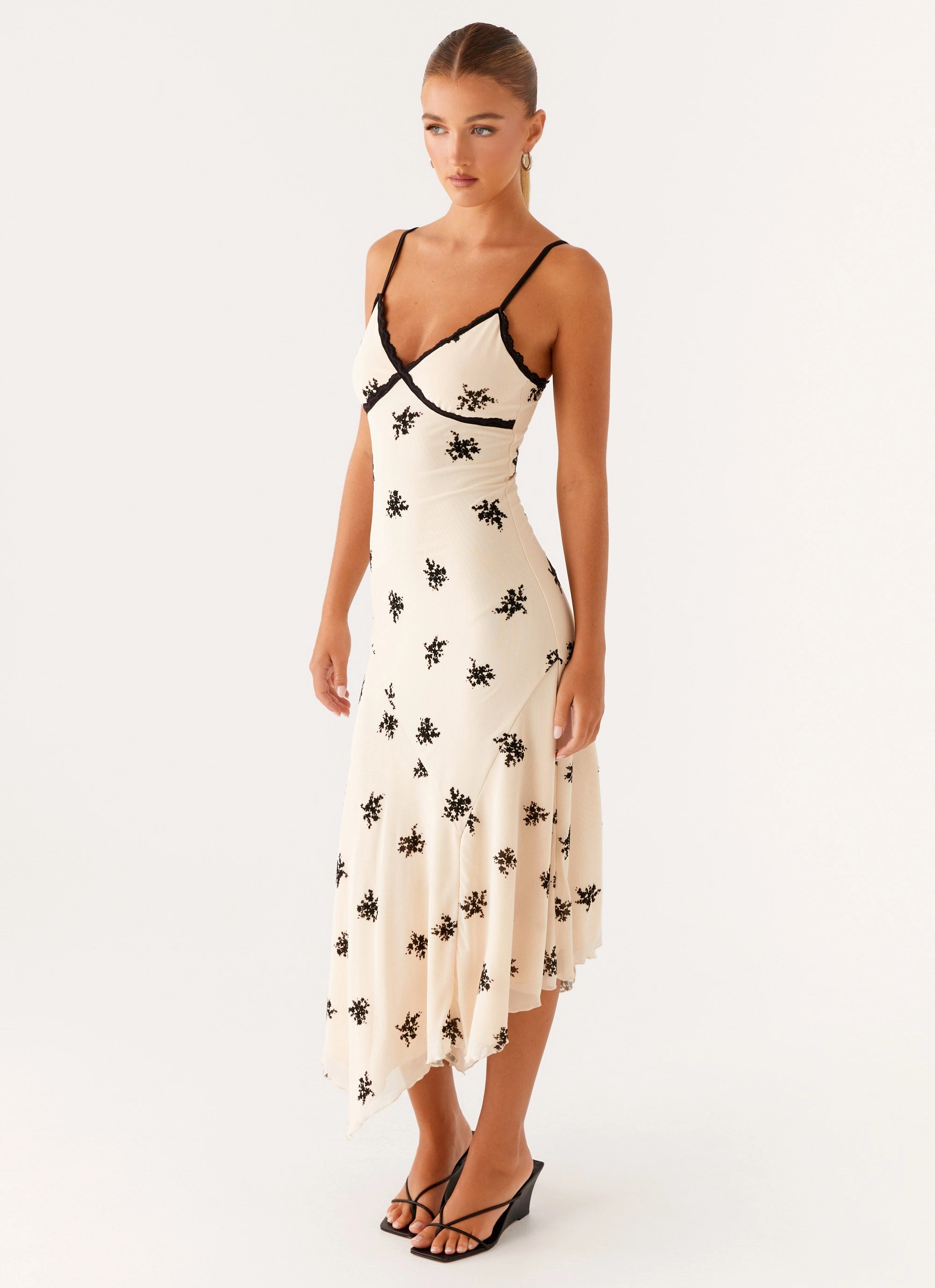 Resort Vibes Fashionable Cut Amelia Midi Dress - Nude
