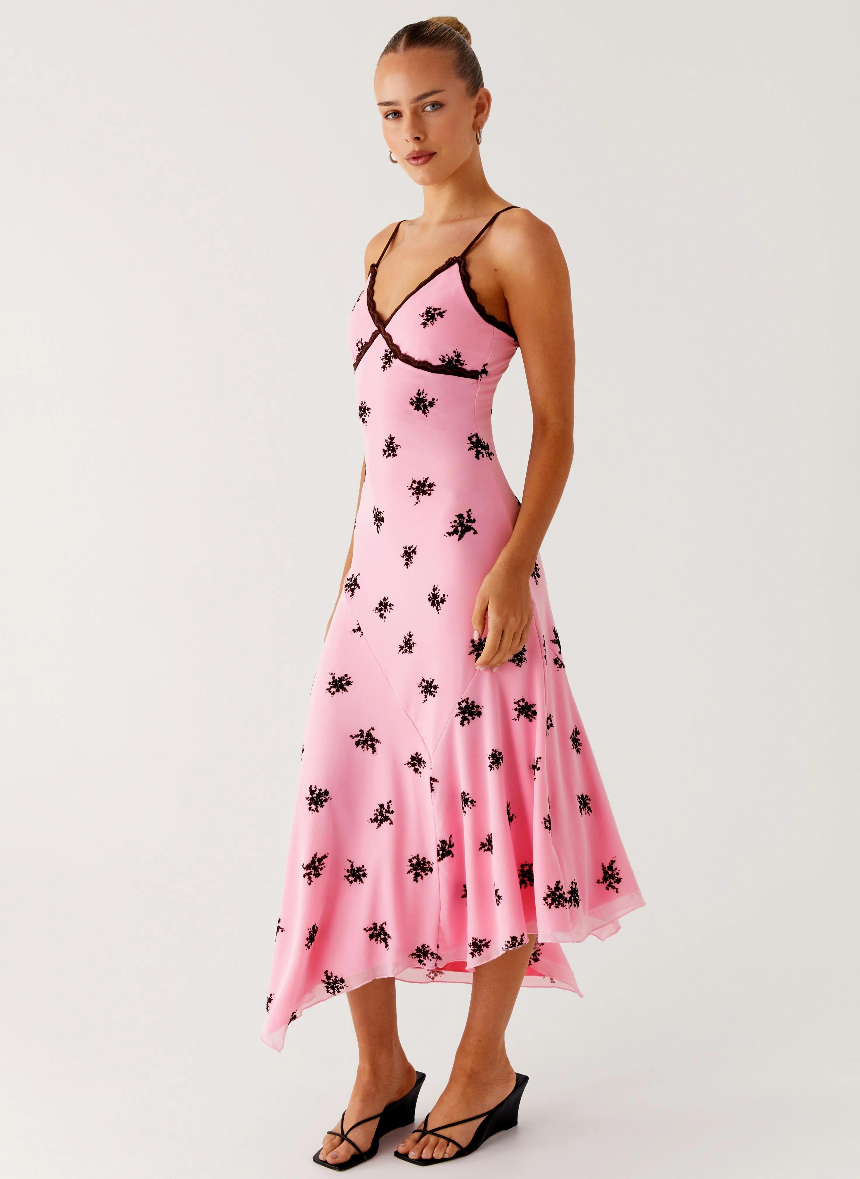 Simple yet sophisticated gown Airy Layer Amelia Midi Dress - Pink