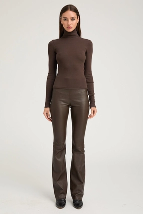 Travel Outfit Skin Friendly Studio Wear Americano Leather Micro Flare