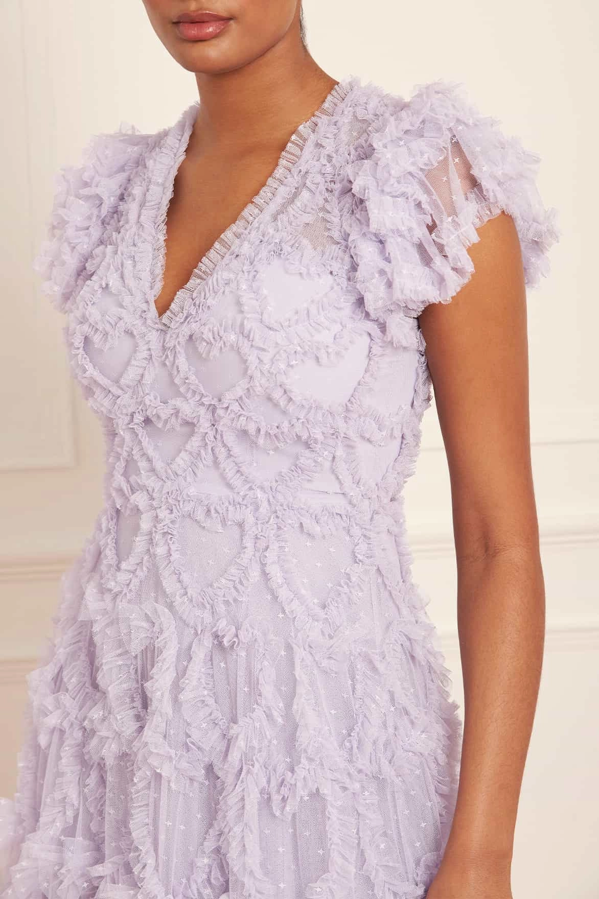 Happy Scent Amorette V-Neck Gown