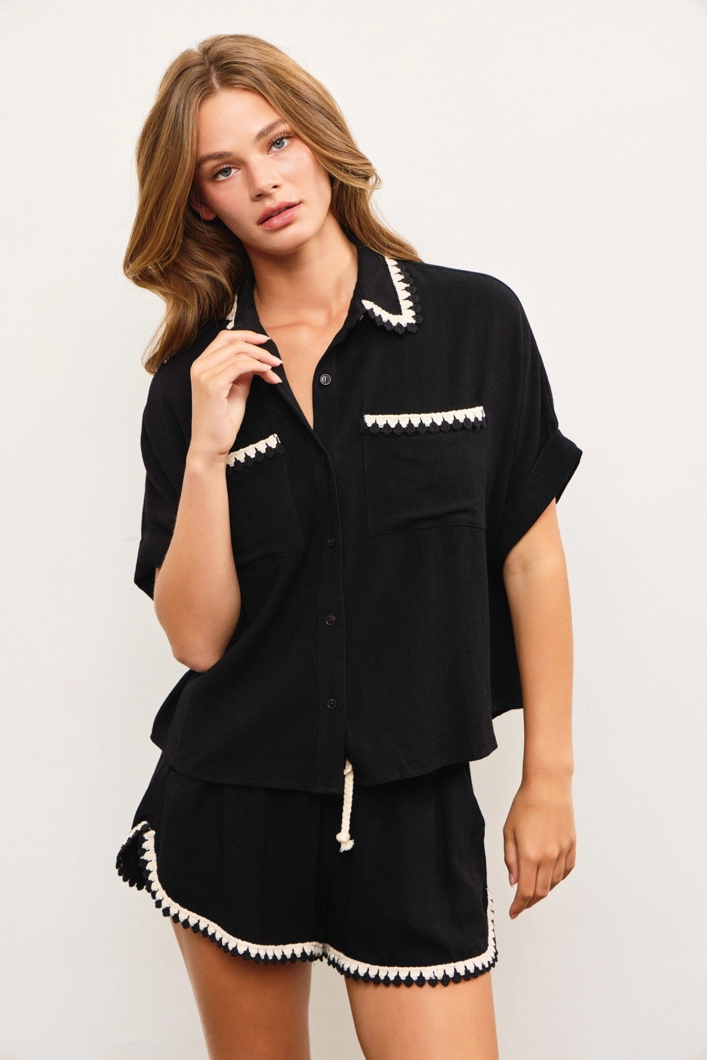 ANA WOVEN BUTTON-DOWN TOP Anti Slip Shoulder Padding Eco Friendly Blend