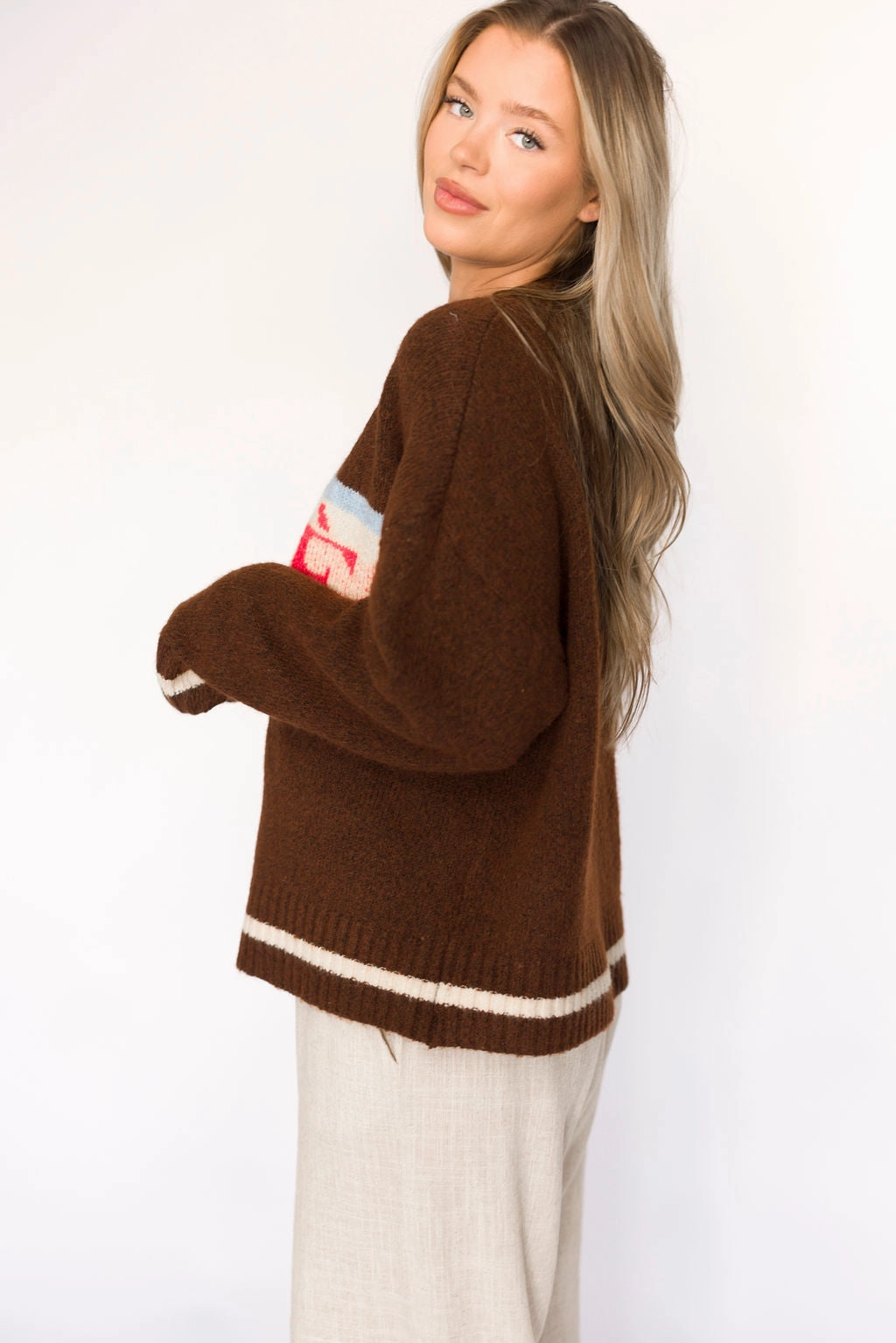 Ribbed Hem Finish LightweightConstruction Apres Pullover Sweater Top in Chocolate