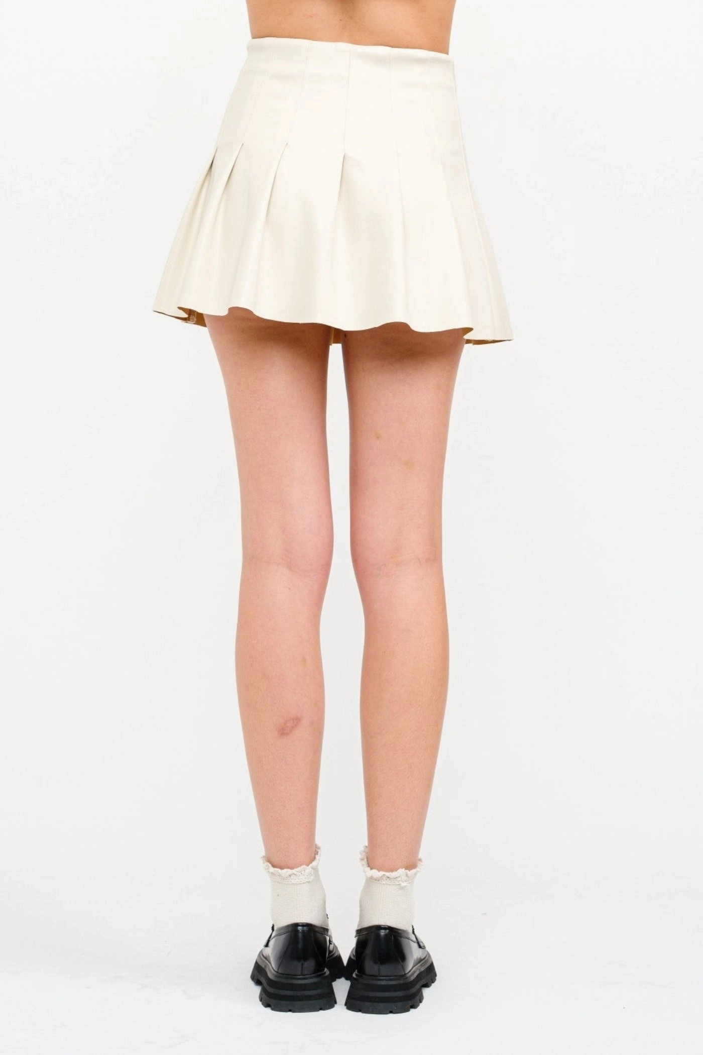 ARIA PLEATED MINI SKIRT Laidback Feel Material Innovation