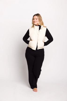Aspen Vest in Cappuccino Foam Unstructured Silhouette