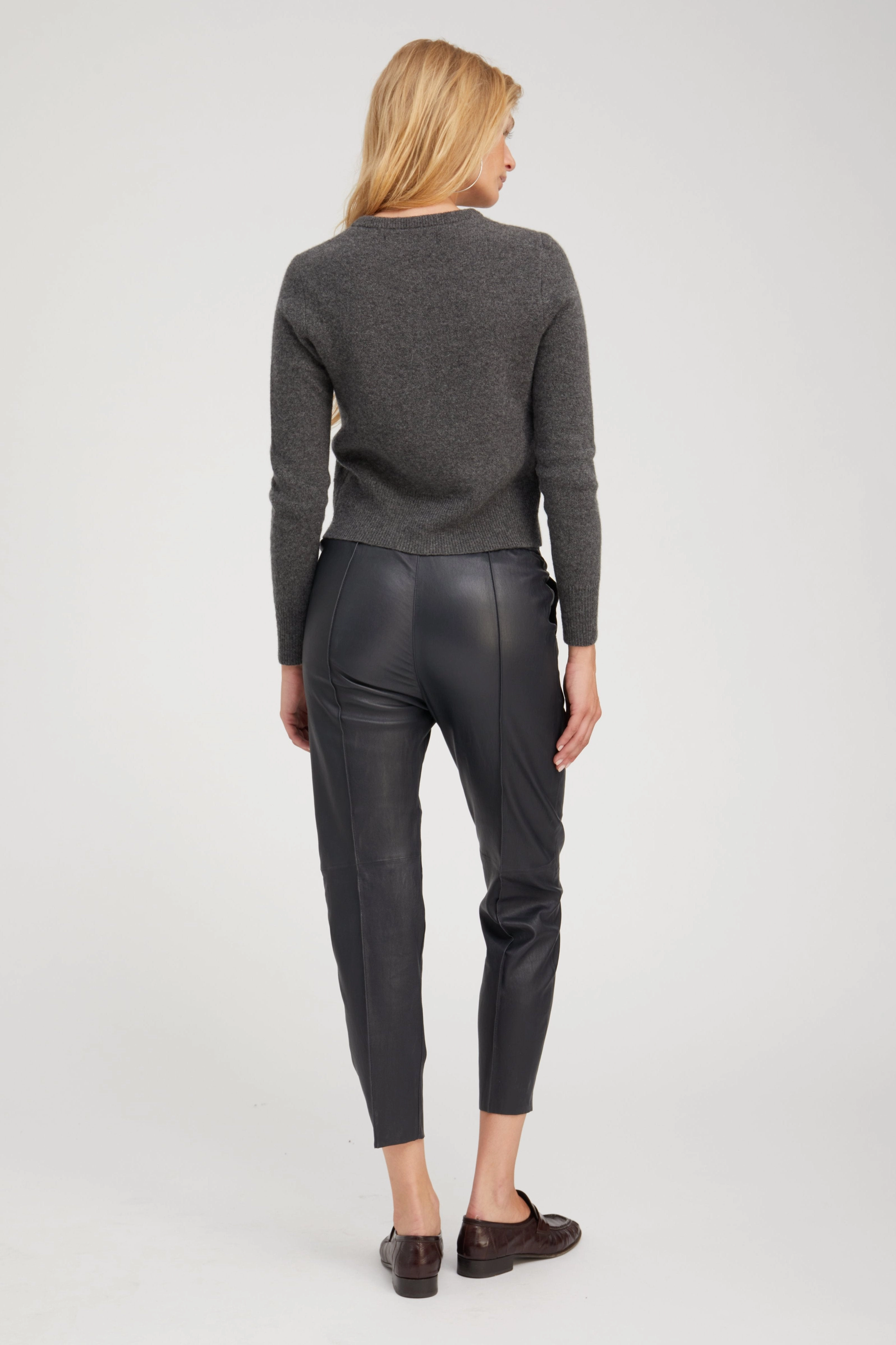 Long Wear TaglessDesign Navy Leather Joggers