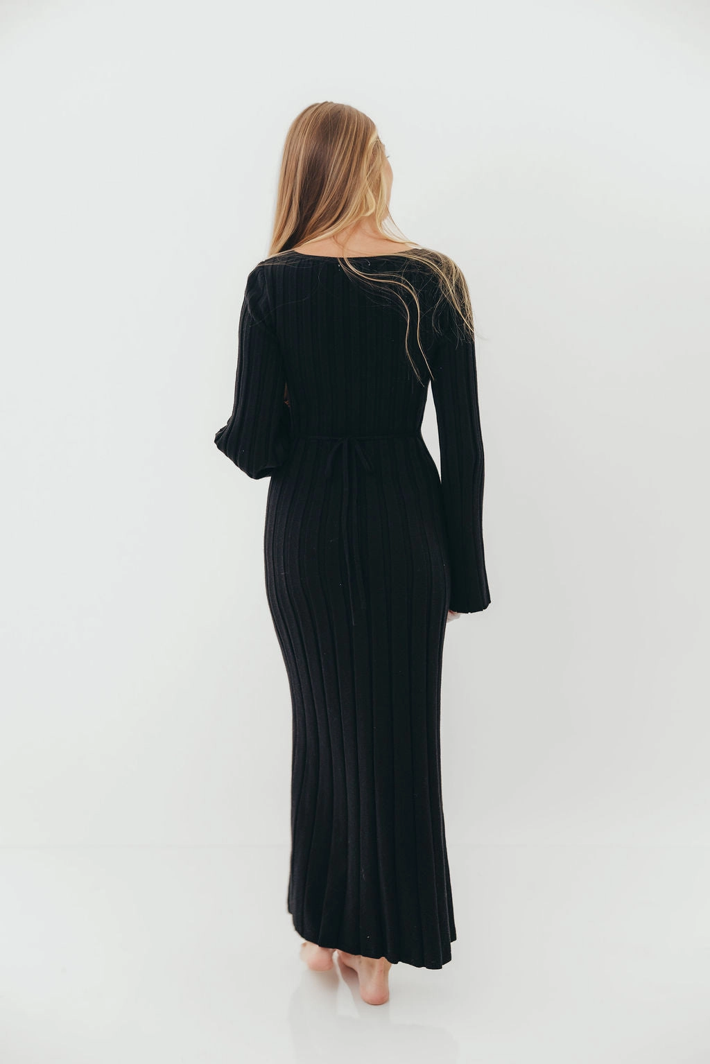 Minimal Details Mermaid-Hem Rowan Square Neck Maxi Dress in Black