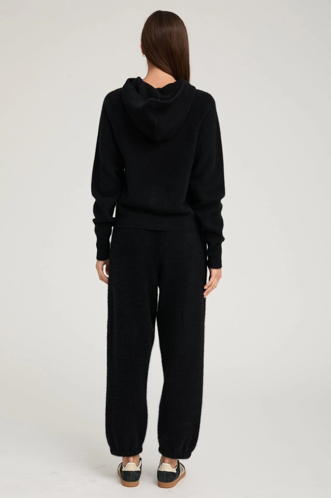 Black Cashmere Sweatpants Sleek lines Clean Finish