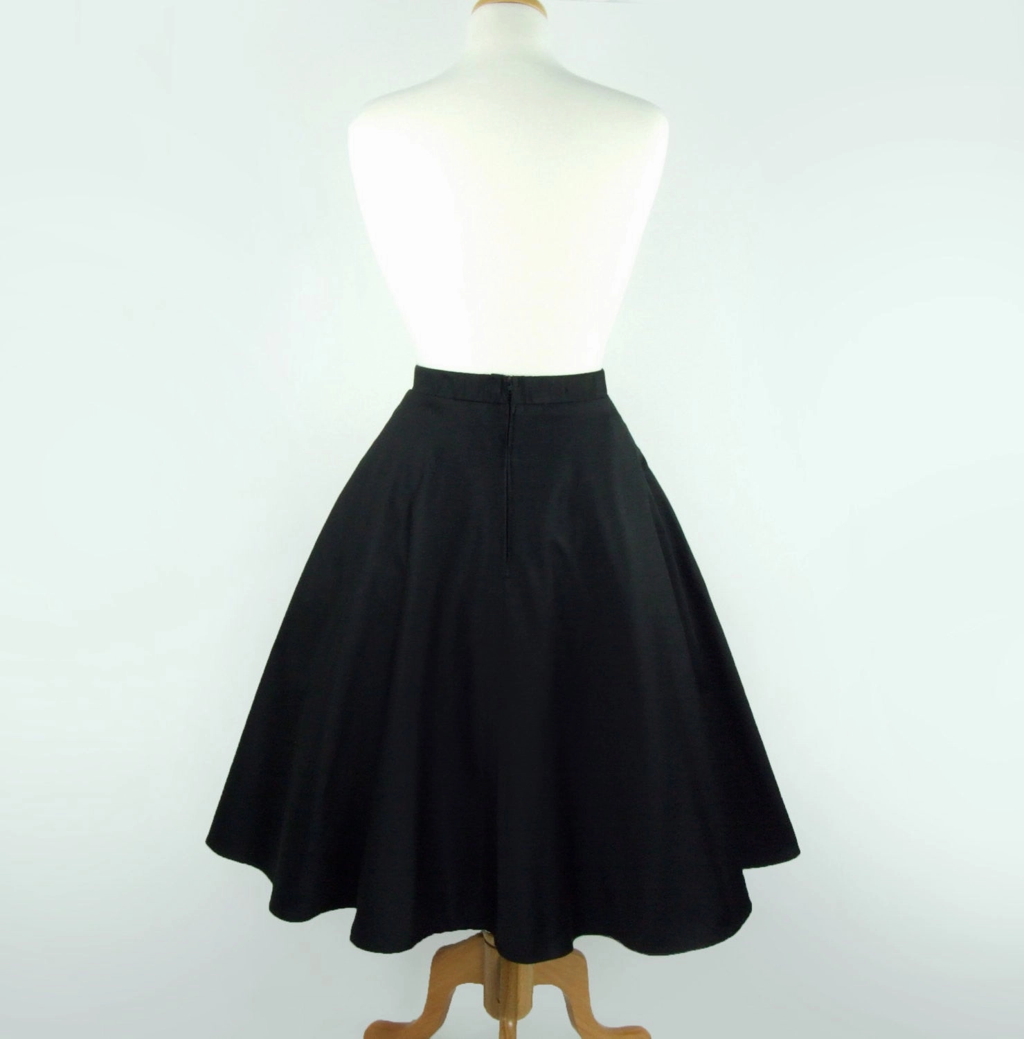 Black  Full  Circle  Skirt #FS-B643 Sleek Detail Balanced Outfit