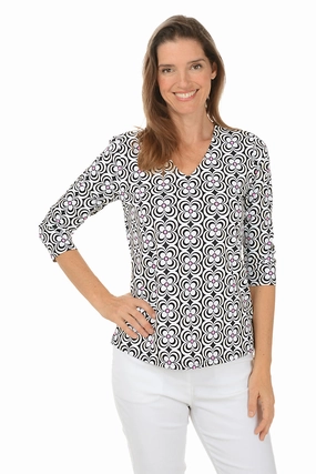 NonPill Surface Treatment Black Optical Daisy Classic UPF50  V-Neck Top