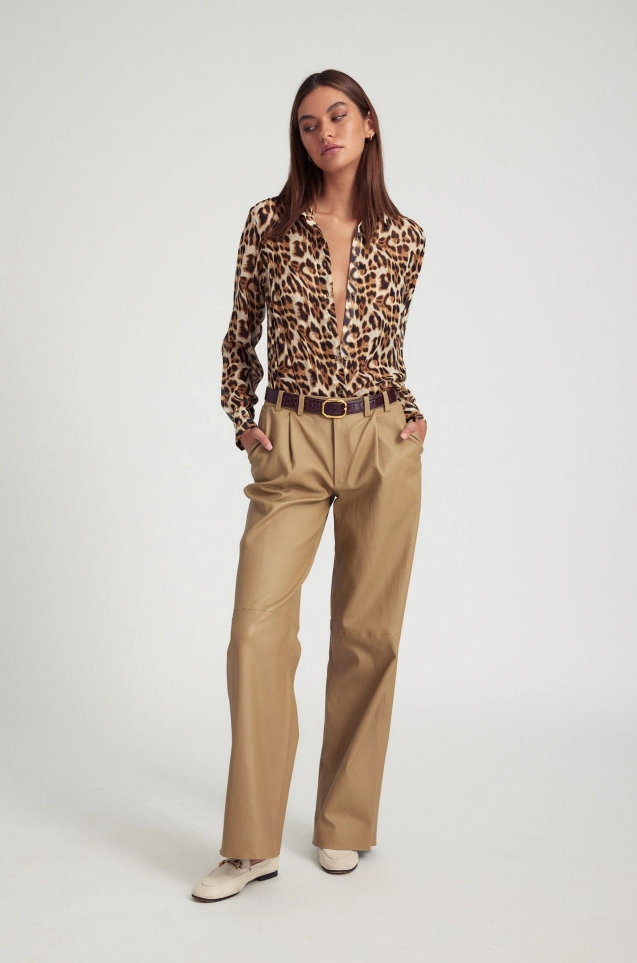 Fitted Tank retro look Leopard Silk Fitted Button Down