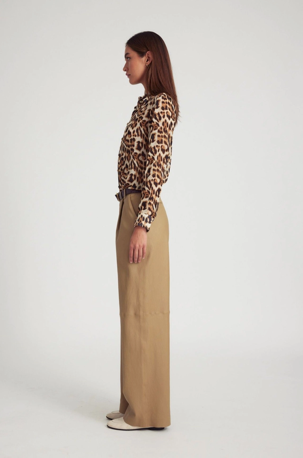 NaturalFiberBlend Leopard Silk Fitted Button Down