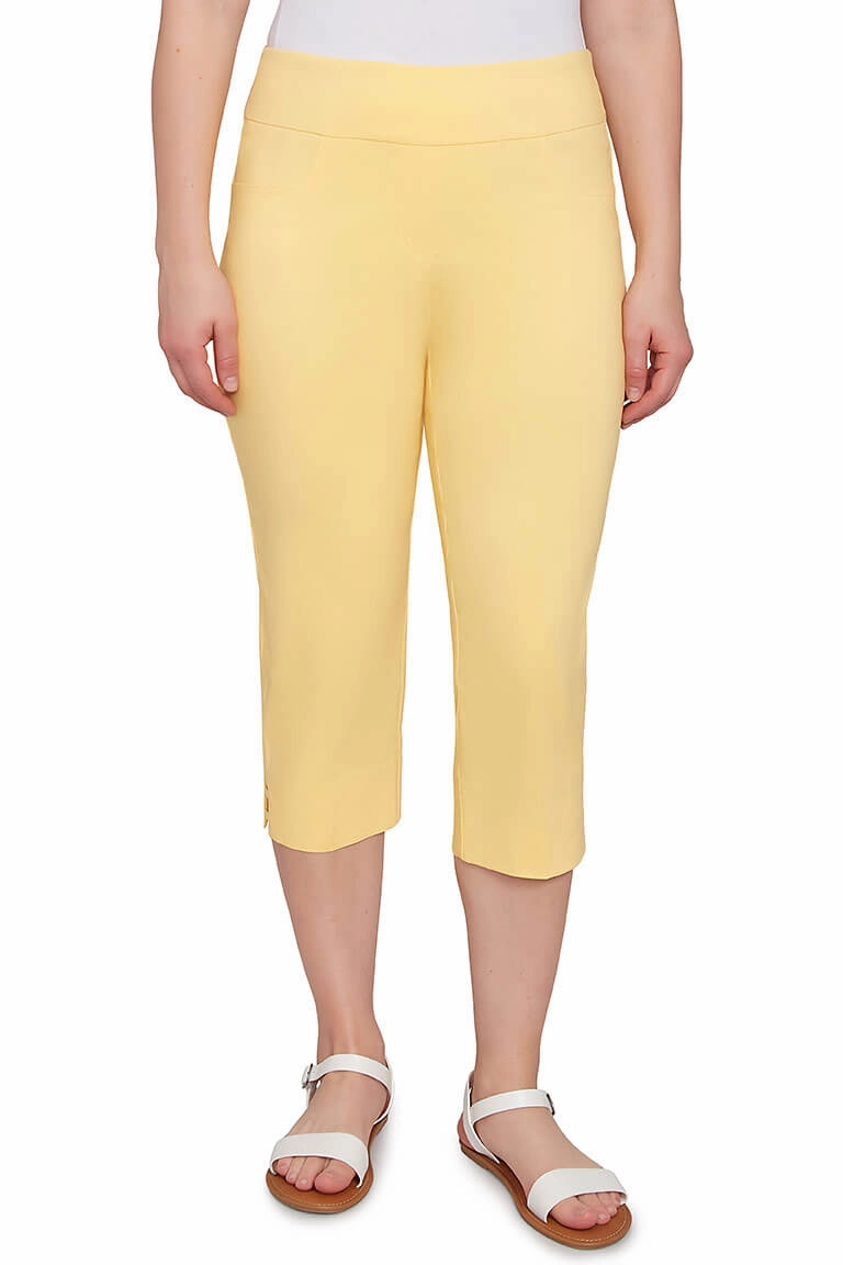 Outdoor Friendly All Day Comfort Fit Pull-On Lattice Hem Capri Pant