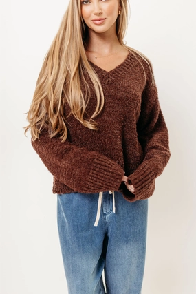 DurableBlend Minimalist Aesthetic Glen Sweater in Brown
