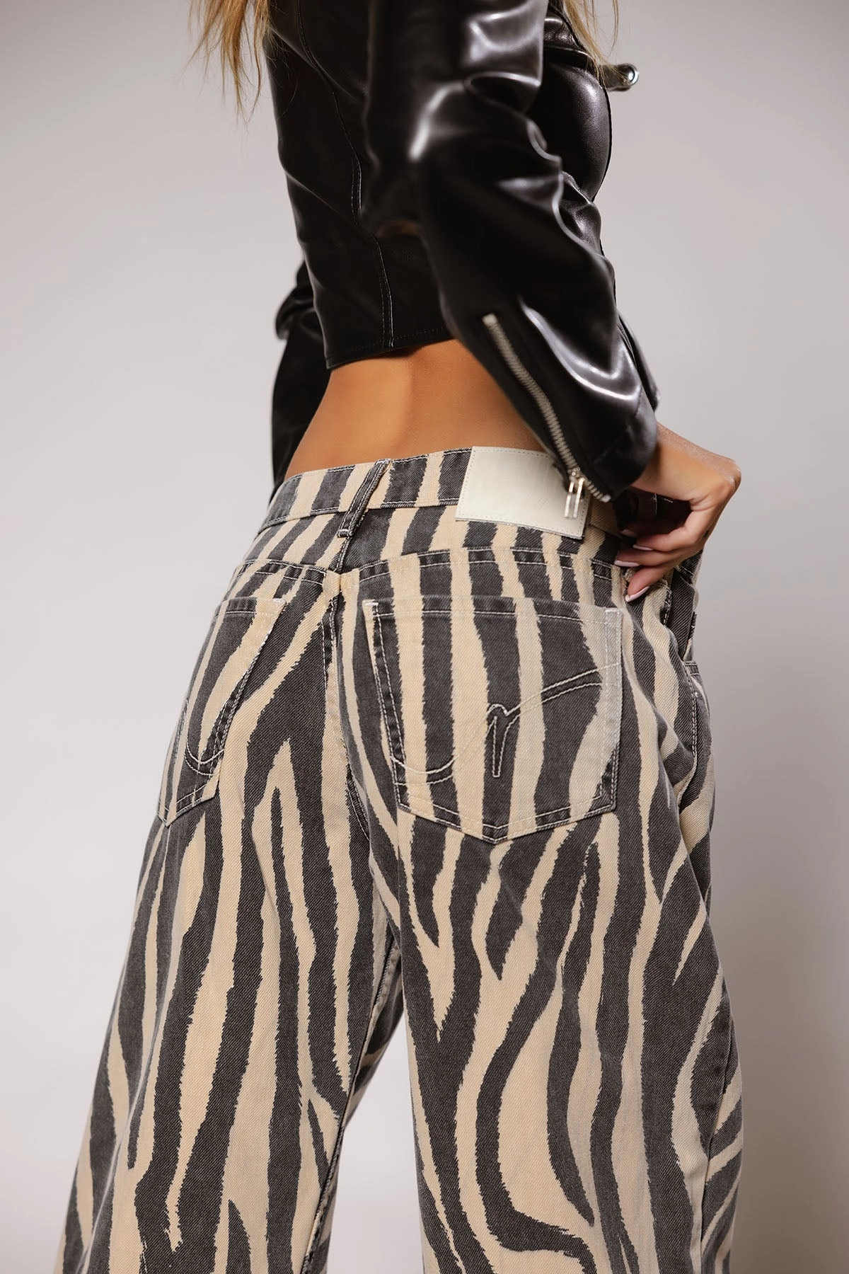 TLC / Wild One Durable Hemming Loose Design