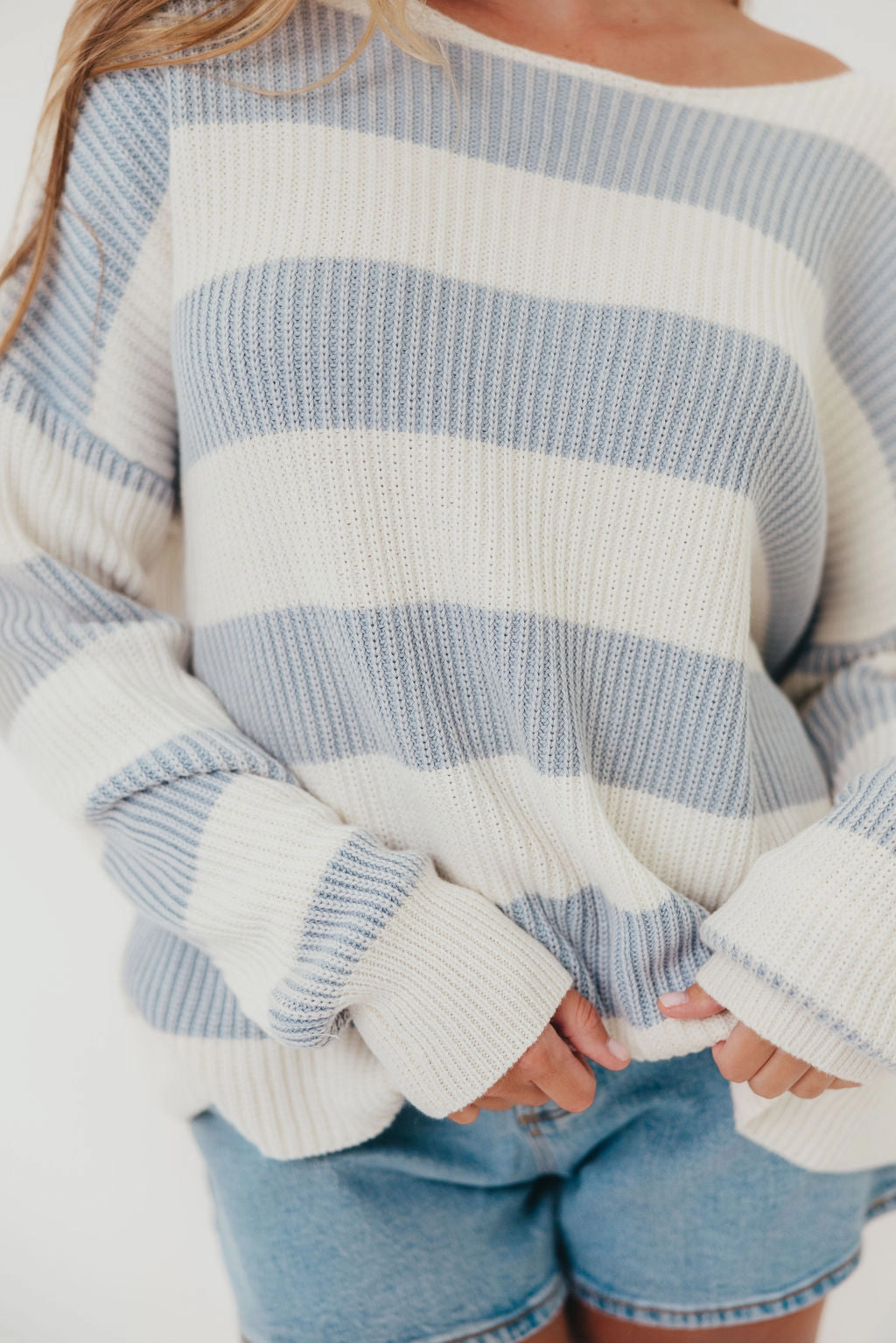 Calloway Sweater in Light Blue White HighNeckCut