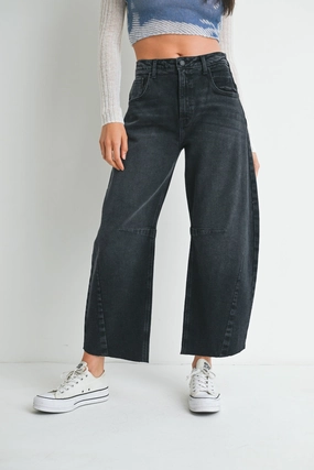 Balanced Piece CAMI BLACK BARREL JEANS