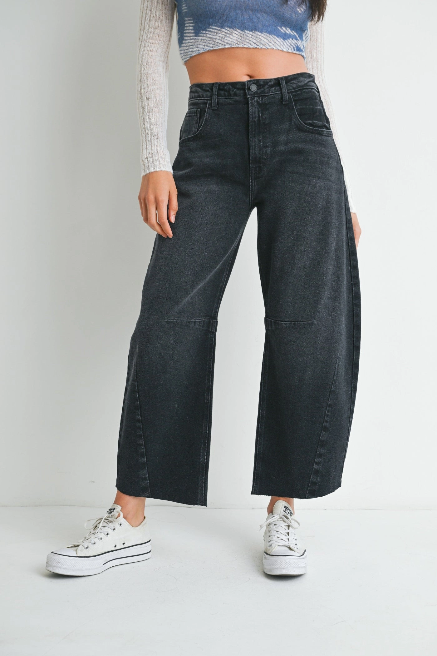 Multi Pocket Utility Perfect Basic CAMI BLACK BARREL JEANS