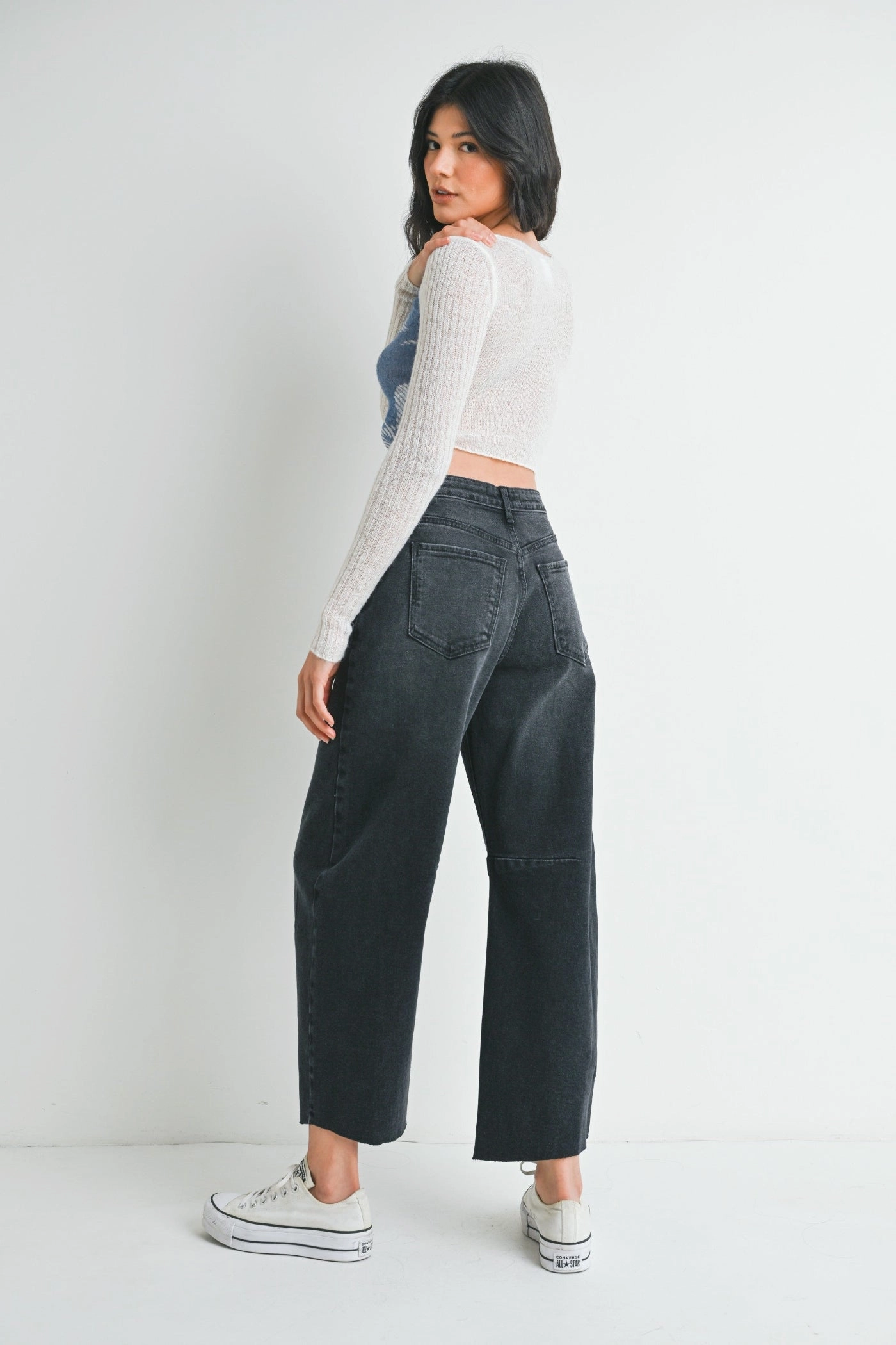 CAMI BLACK BARREL JEANS Tagless Design Fashion Forward
