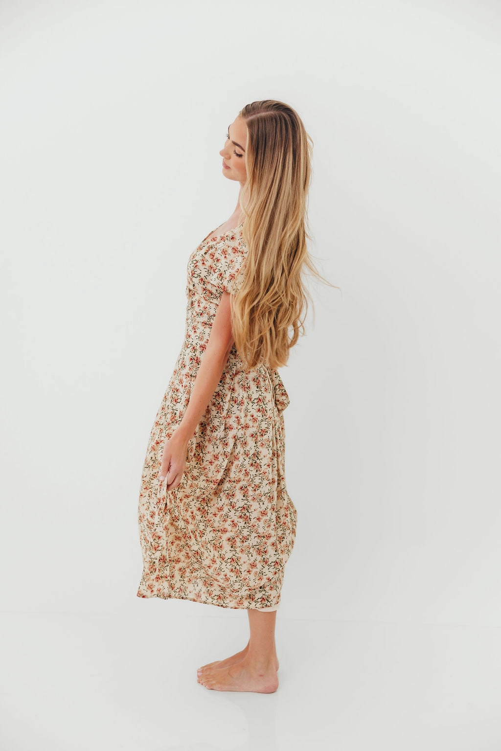 Minimalist-Style Milania Midi Dress in Ivory Floral
