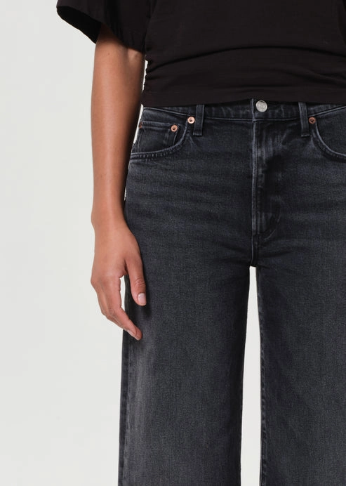 Harper Straight Jean in Radius Smooth Loose Versatile