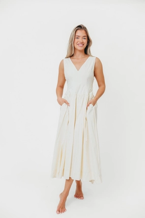Cece 100% Cotton Bow Detail Woven Maxi Dress in Off-White Chic Ensemble