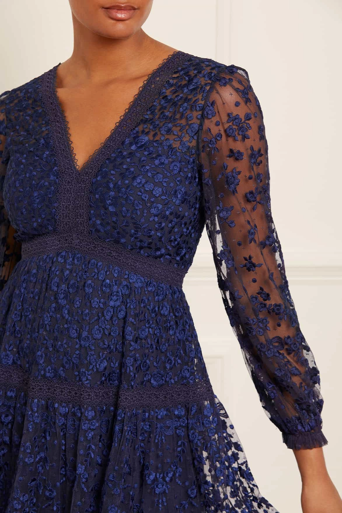 Smart And Comfortable Celestia Ribbon Ankle Gown