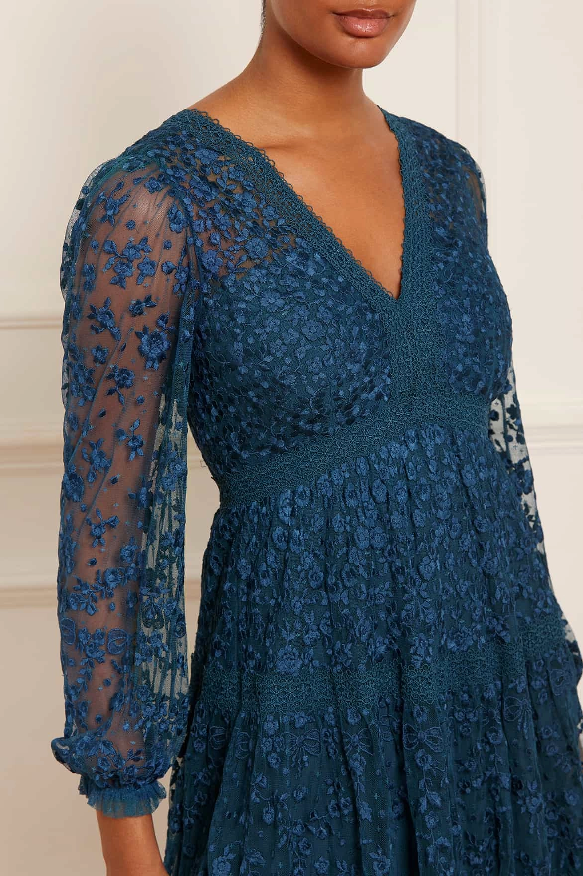windproof Celestia Ribbon Ankle Gown