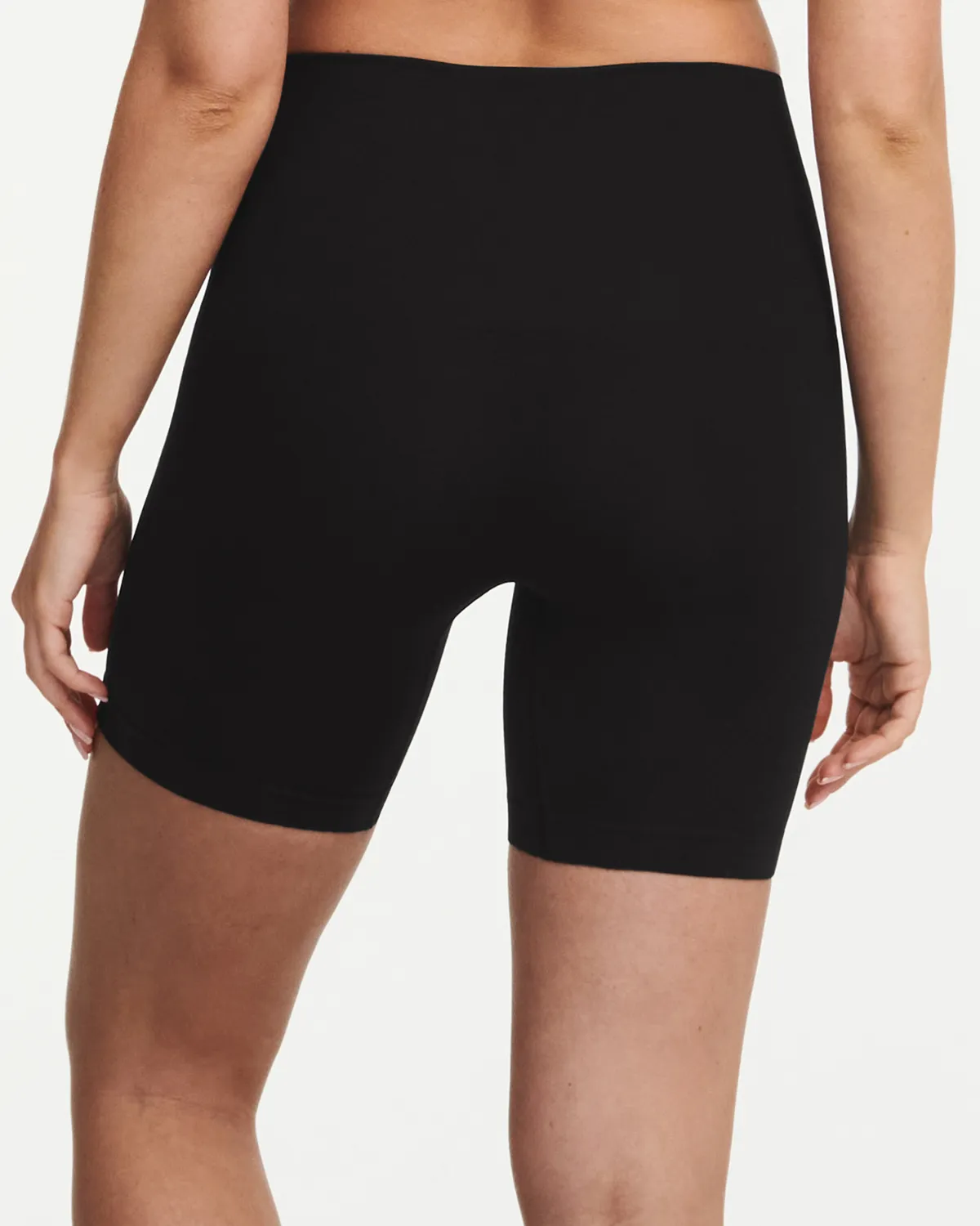 Chantelle Smooth Comfort High Waist Mid-Thigh Light Shaping Short - 10U40