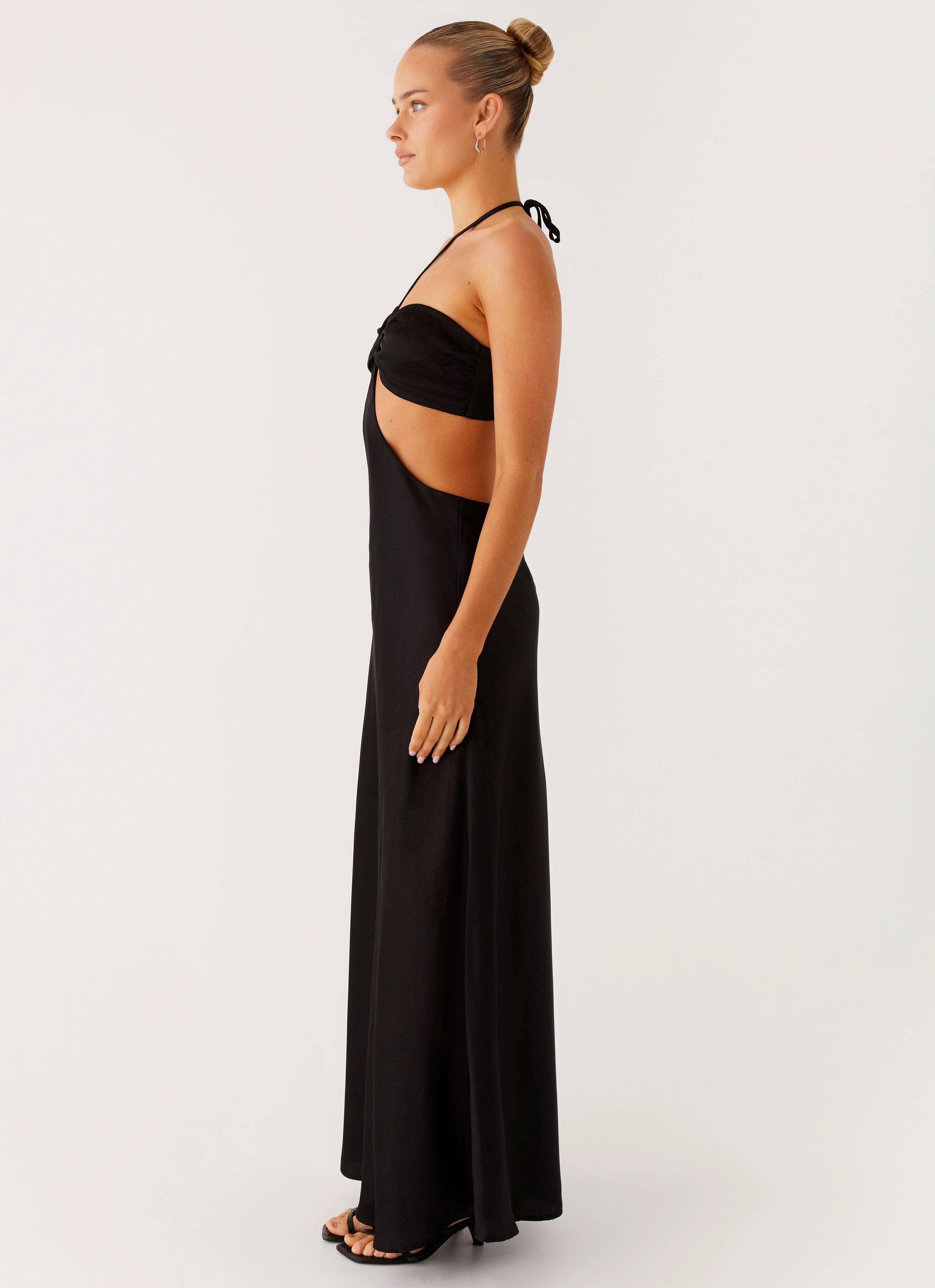 Subtle Lines Sweetheart Cut Out Maxi Dress - Black