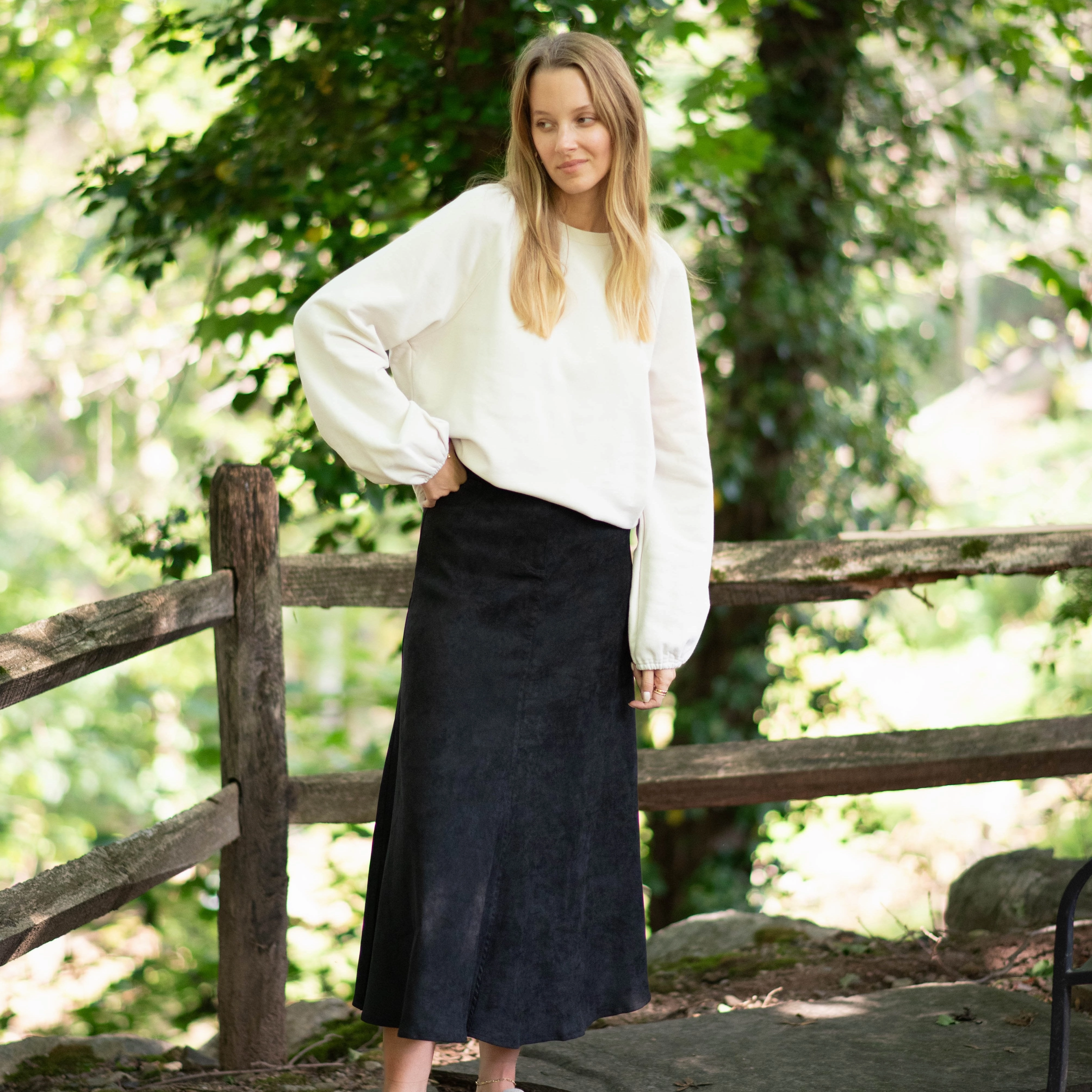 Soft Outfit Natural Mood Suede Maxi Skirt | Black