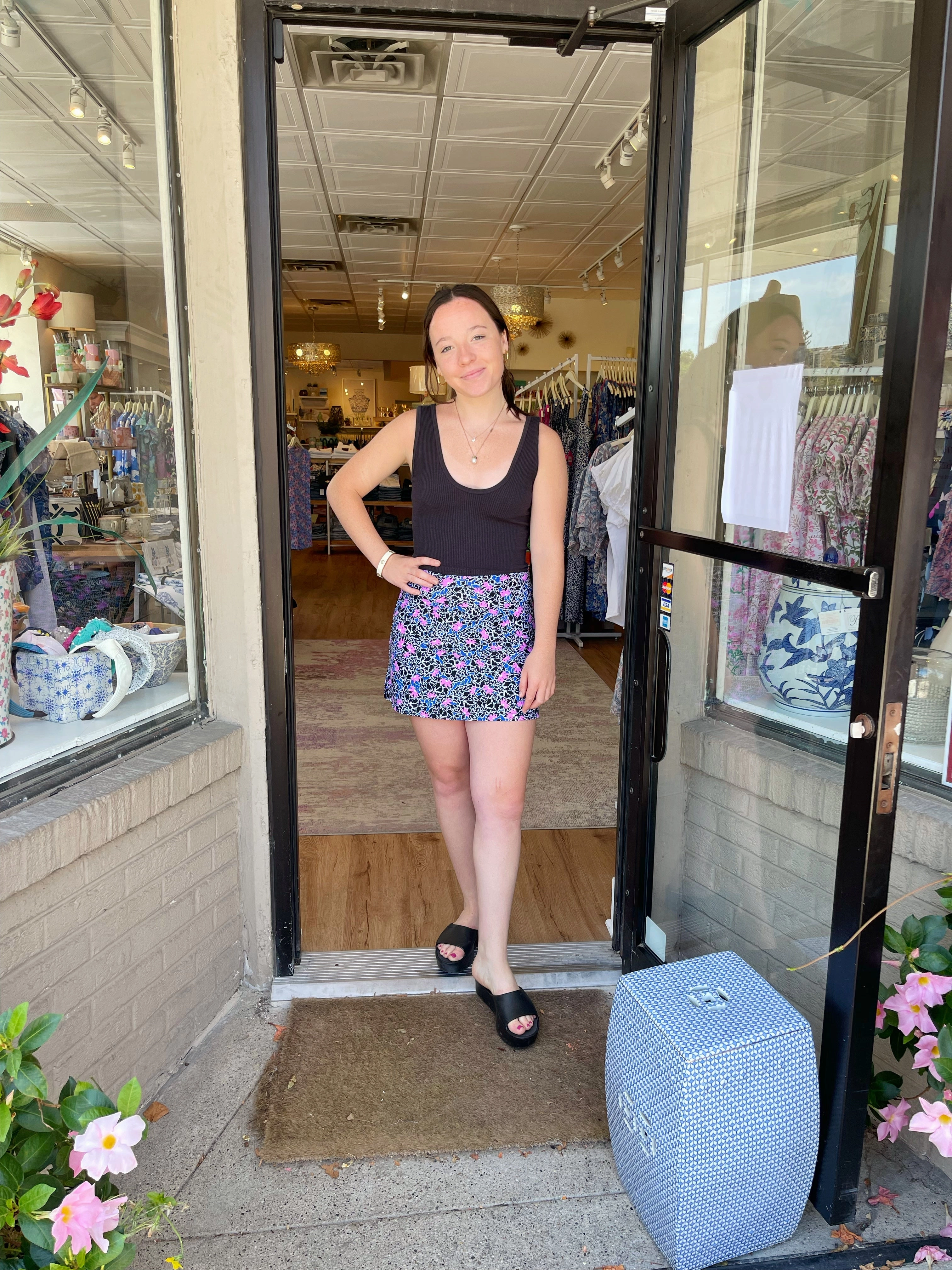 Razi Skort Scaevola Orchid/Black Durable Overlock Stitch