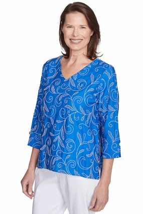 V-neck Shirt Parrot Cay Scroll Embroidery Blouse