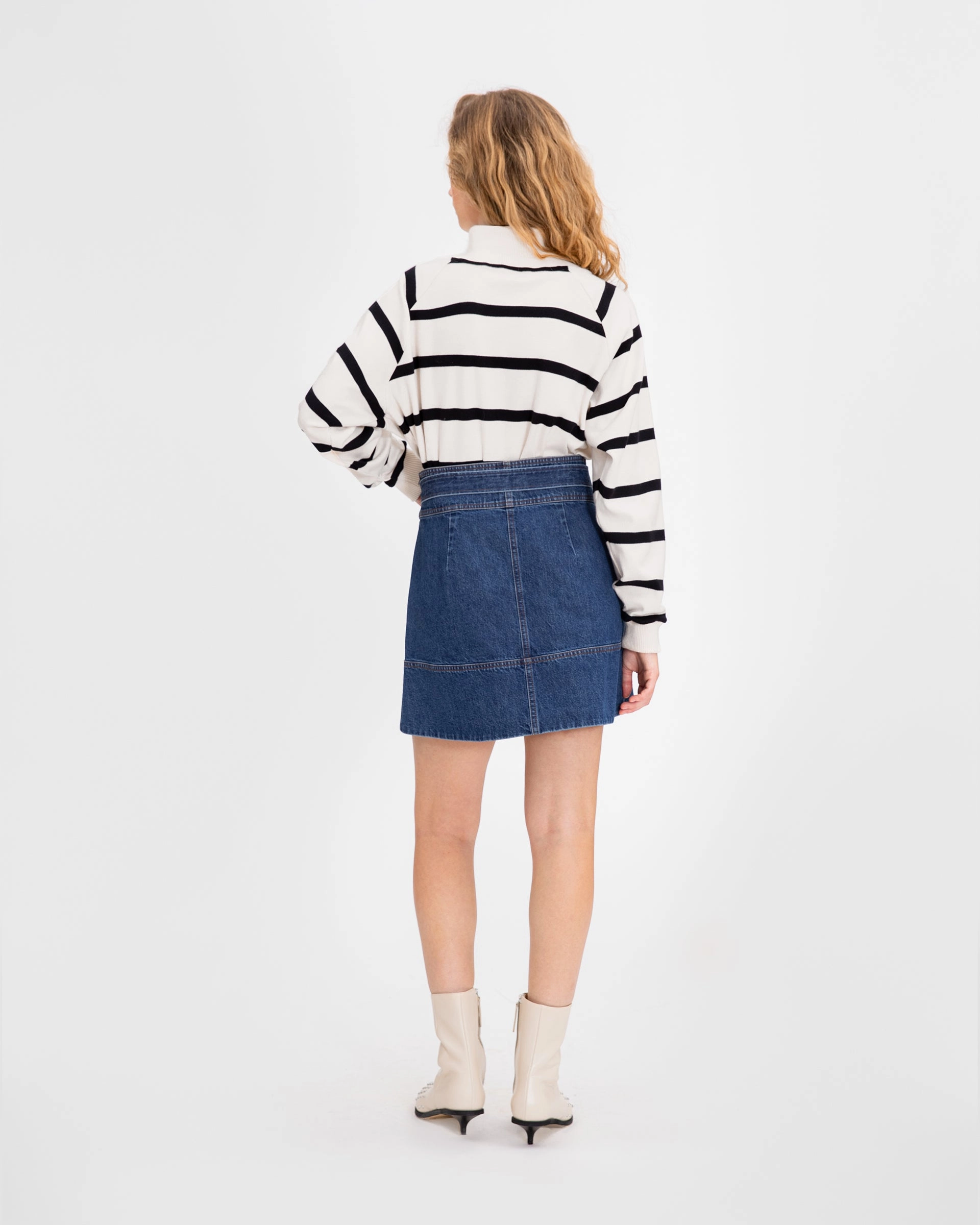 Courtney Skirt Stylish Look