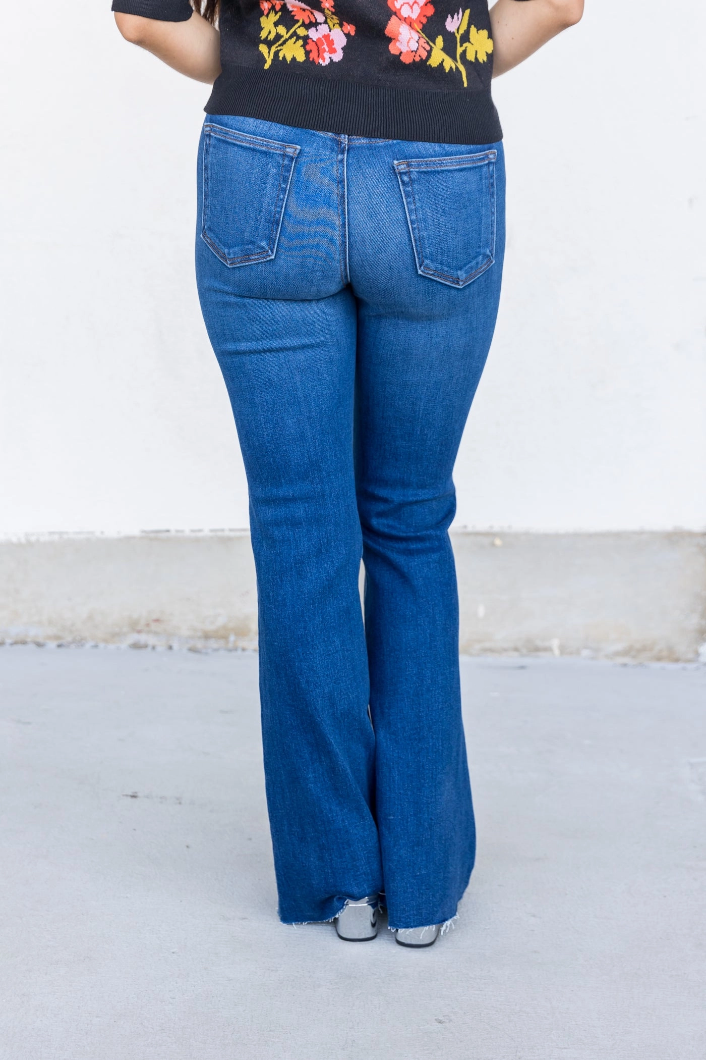 JOCELYN JEANS Eco Friendly Fashion Lover Morning Stroll