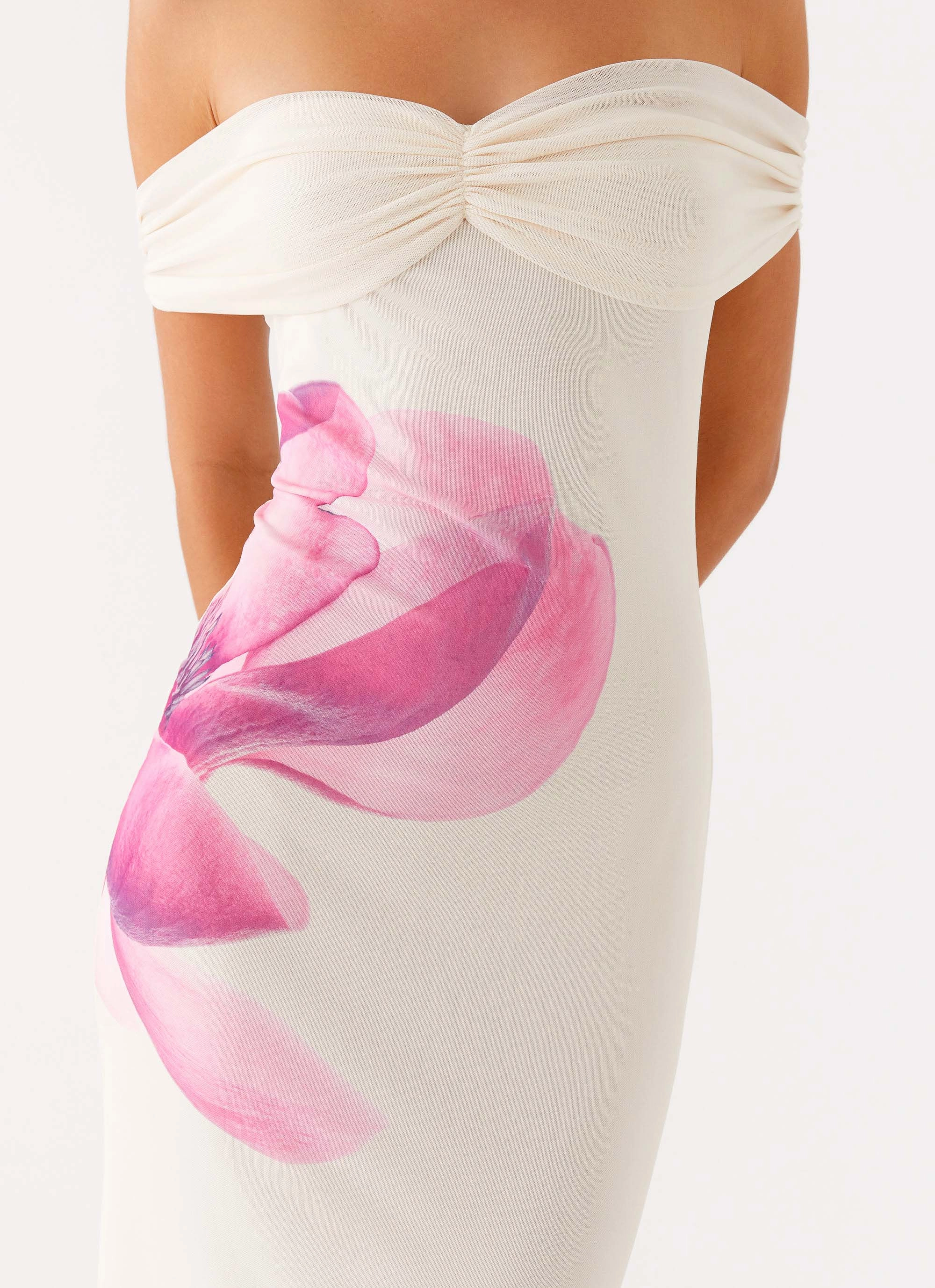 Subtle design Urban Favorite Madeira Maxi Dress - Ivory