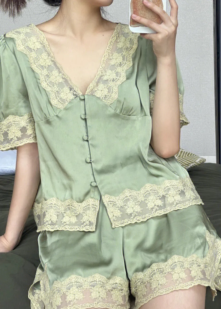 Cute Green V Neck Lace Patchwork Ice Silk Pajamas Two Piece Set Summer TO1049