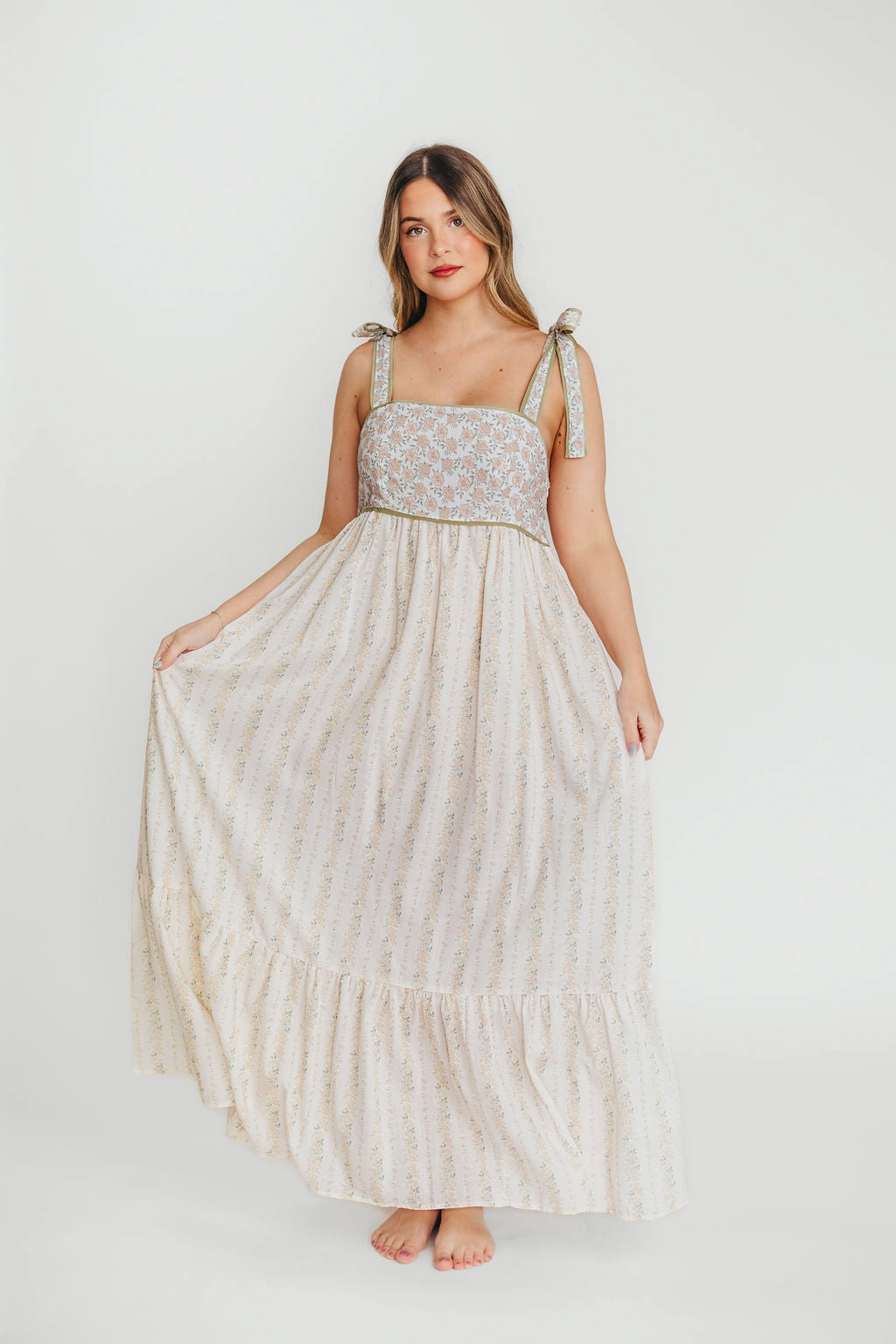 Kelly Adjustable Tie Maxi Dress in Pale Peach Floral Casual Vibes