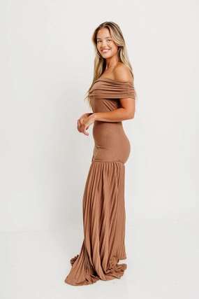 Elina Maxi Dress in Brown Flexible Style