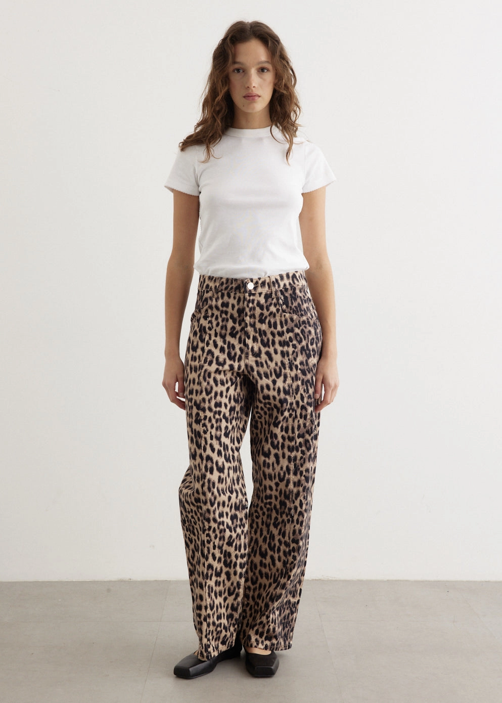 Street Cool Diagonal Front Pocket Nara Jeans