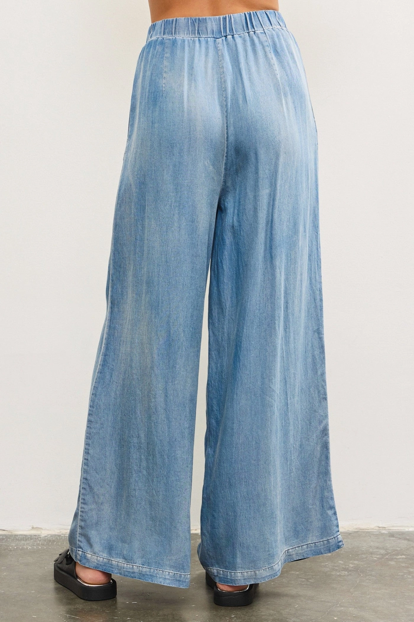 MADDIE DENIM WIDE-LEG PANTS Outdoor activities