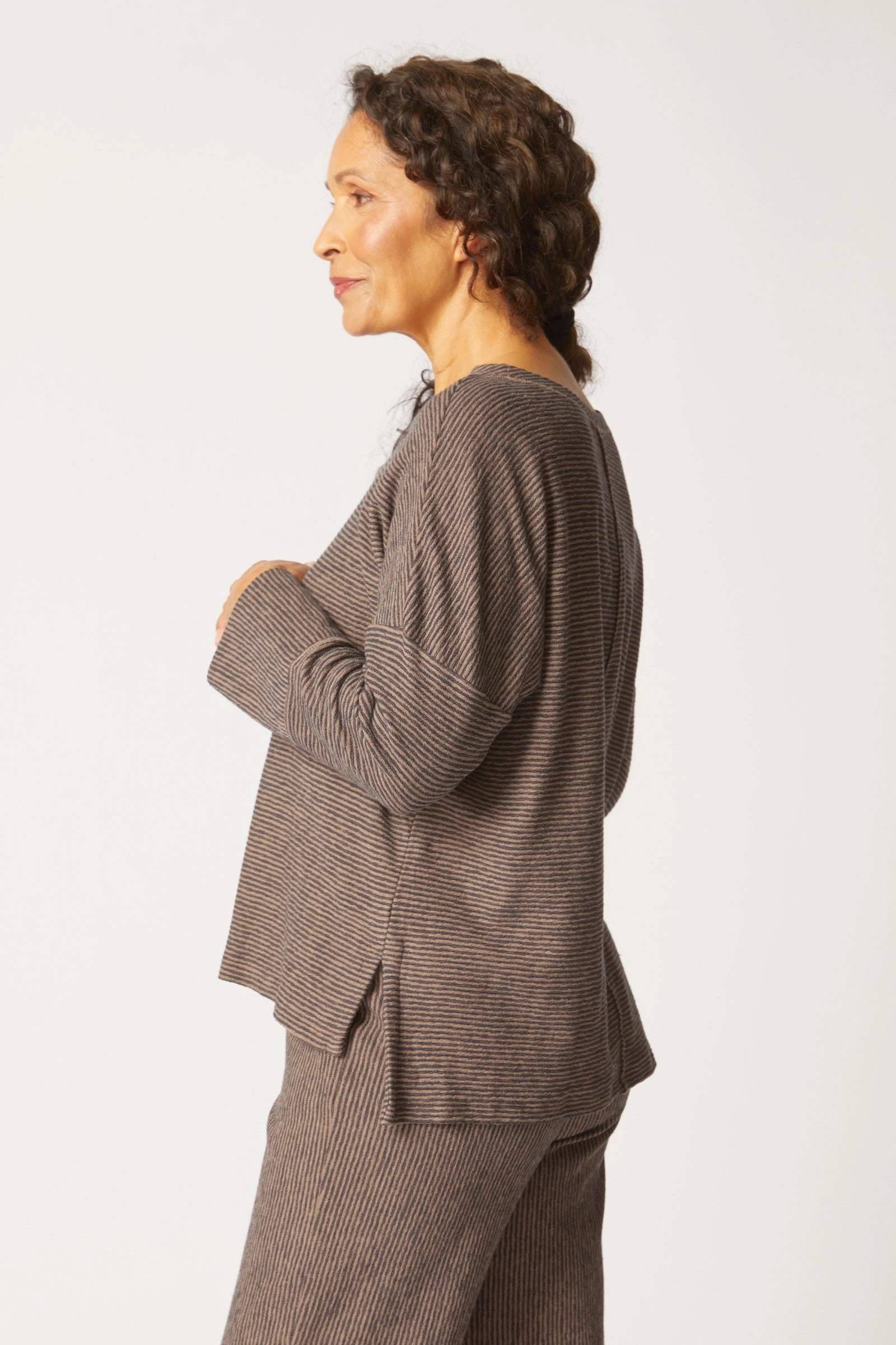 Asymmetrical hem Habitat Pasadena Stripe Canyon Pullover in Truffle